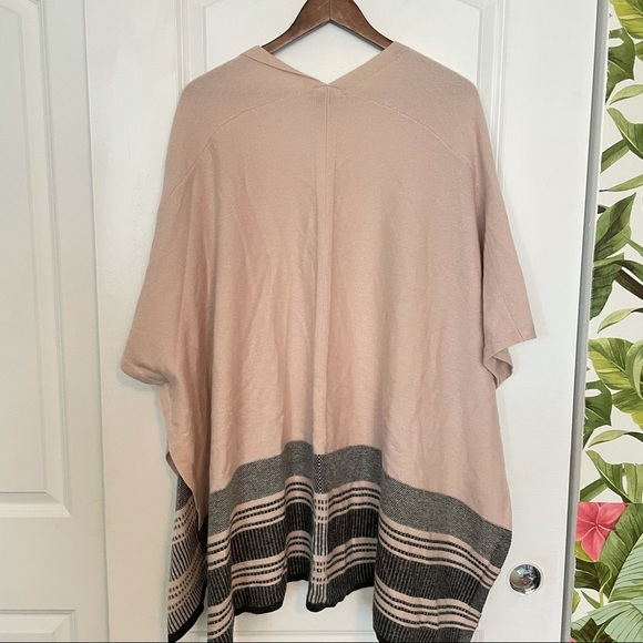 Vince Cashmere Wool blend Striped Hem Knit Poncho Cardigan cream stripe shawl - Picture 2 of 8